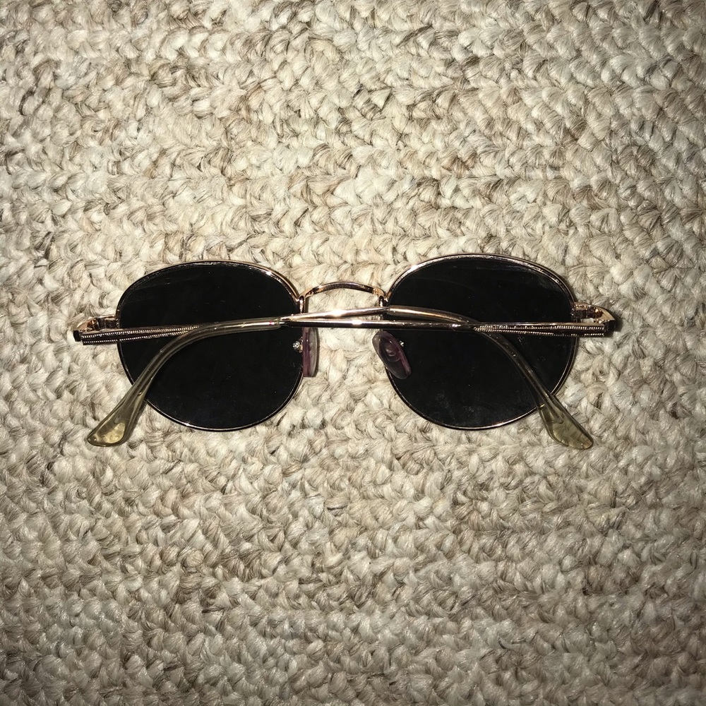 Basic Sunglasses - Picture 3 of 4